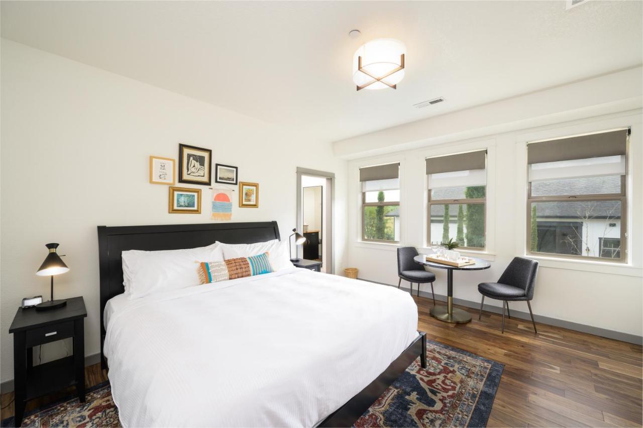 The Setting Willamette Valley Bed & Breakfast *